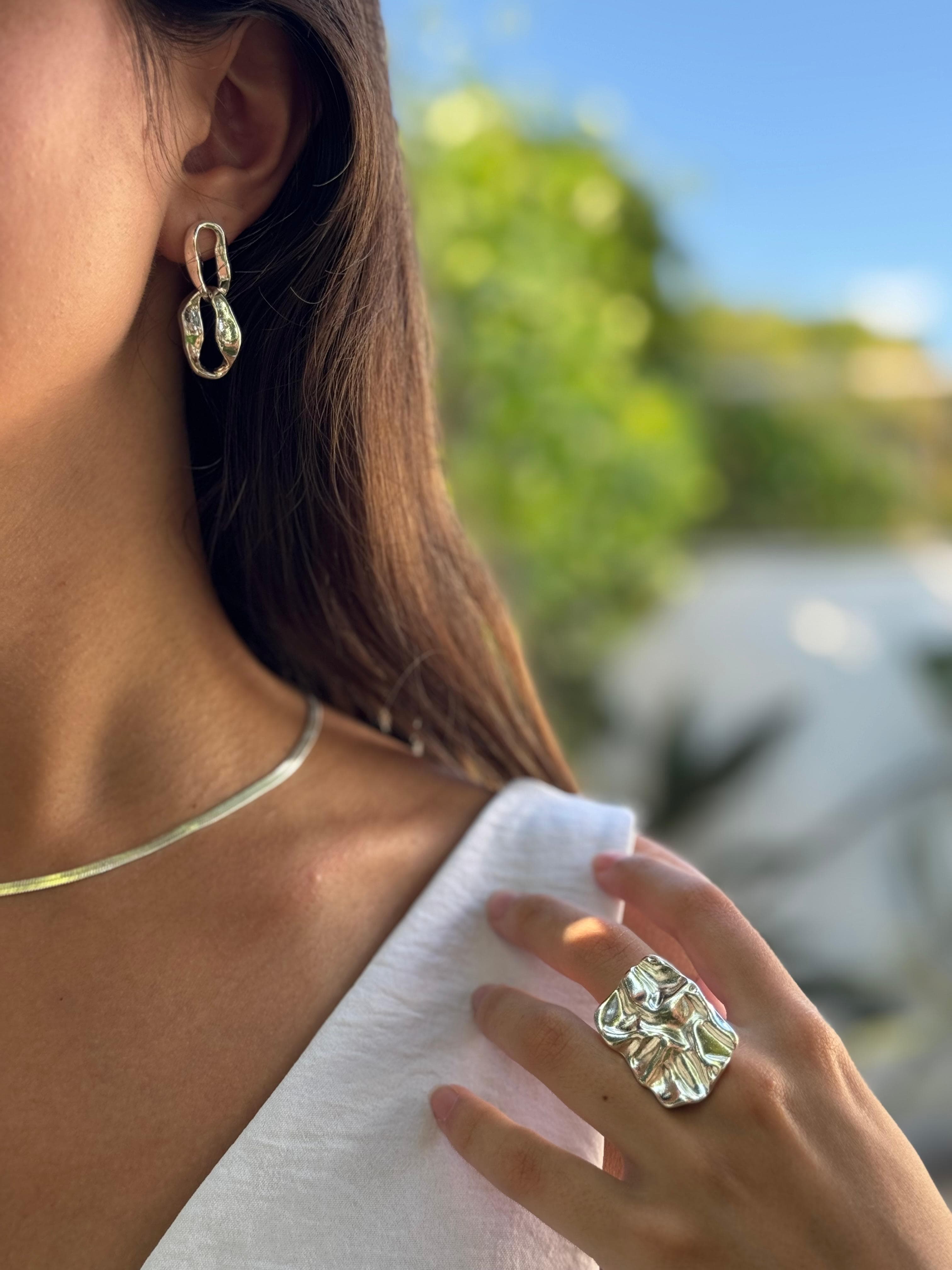 Aros, anillos, collares y pulseras de Kira Joyería