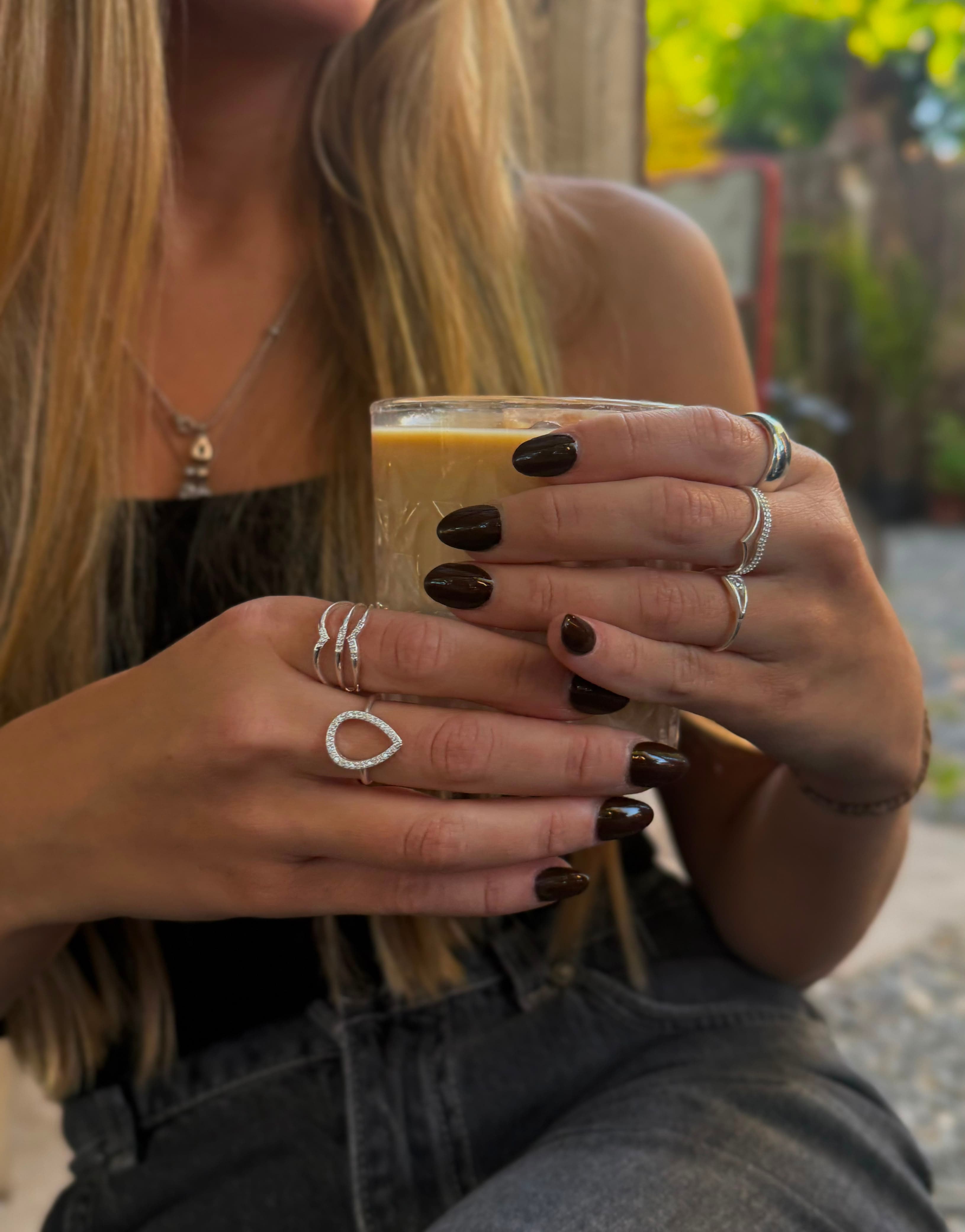 Aros, anillos, collares y pulseras de Kira Joyería
