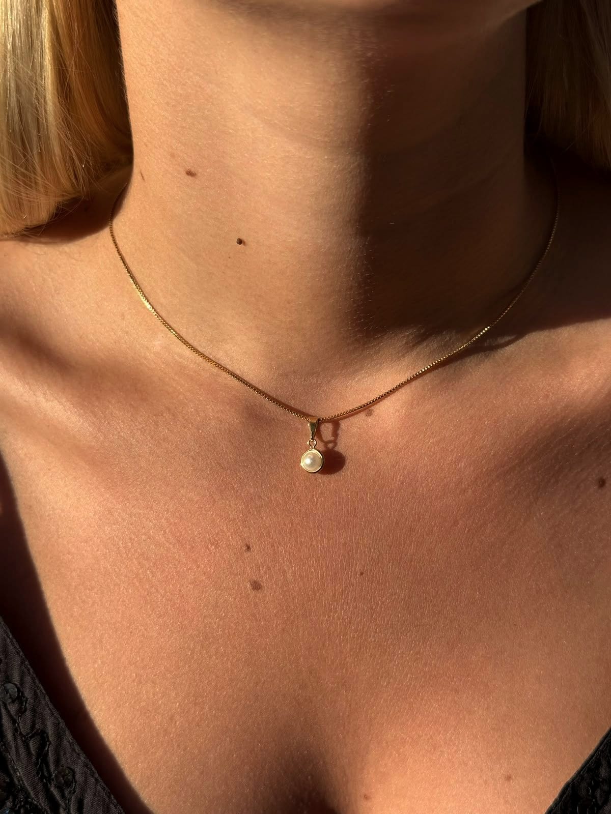 Collar Perlita, puesto